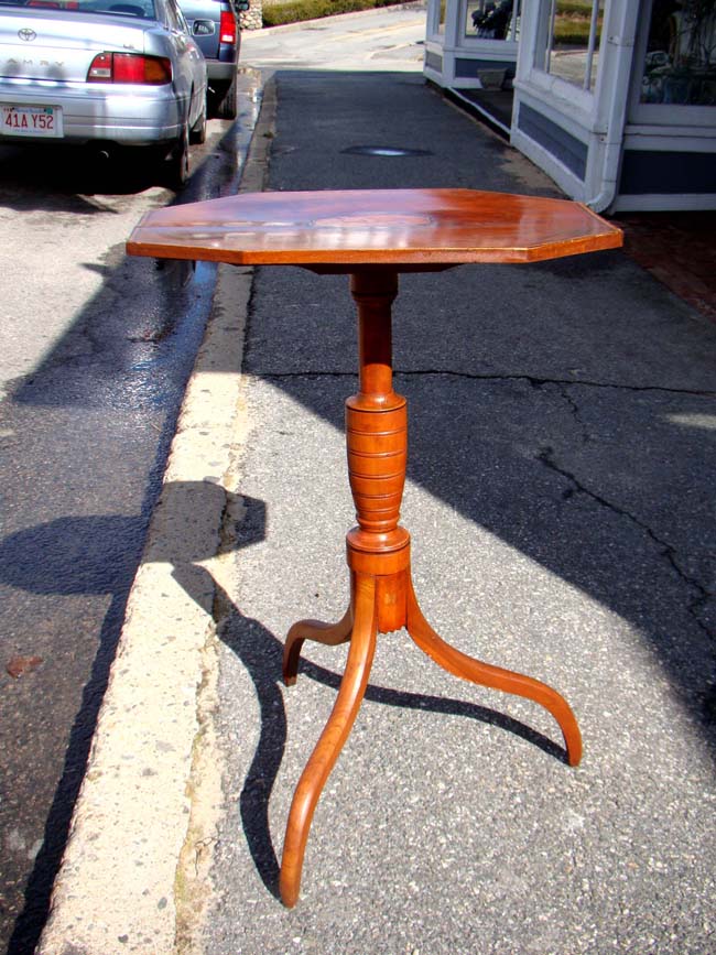 A New England Federal period Cherry Tilt-Top Candlestand from Portsmouth, N.H., circa 1810 — image 3